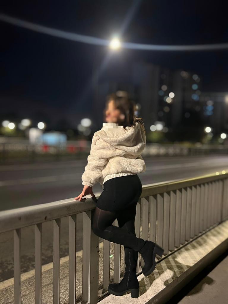 631566188: Chica busca chico en Madrid