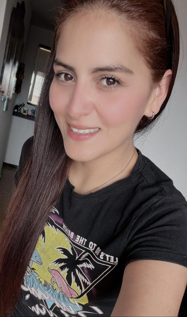 661120993: Chica busca chico en Barcelona