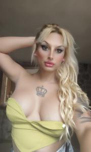 664595043: Chico busca chica en Barcelona