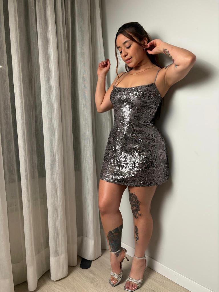 610880239: Chica busca chico en Ibiza