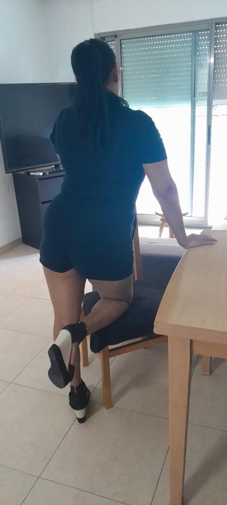 632405481: Chica busca chico en Gerona