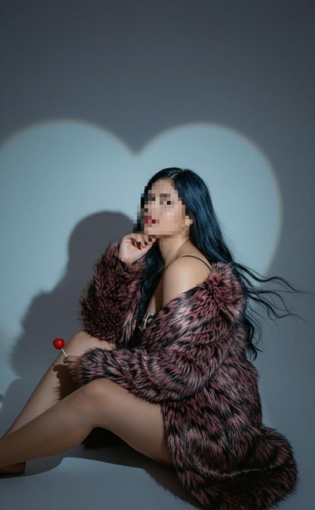 672995390: Chica busca chico en Cantabria