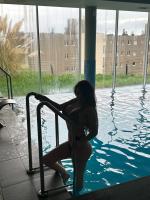 610921182: Chica busca chico en Málaga