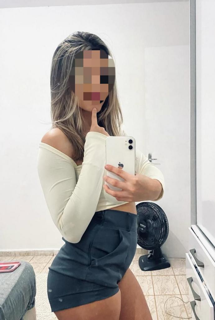 670733366: Chica busca chico en Madrid
