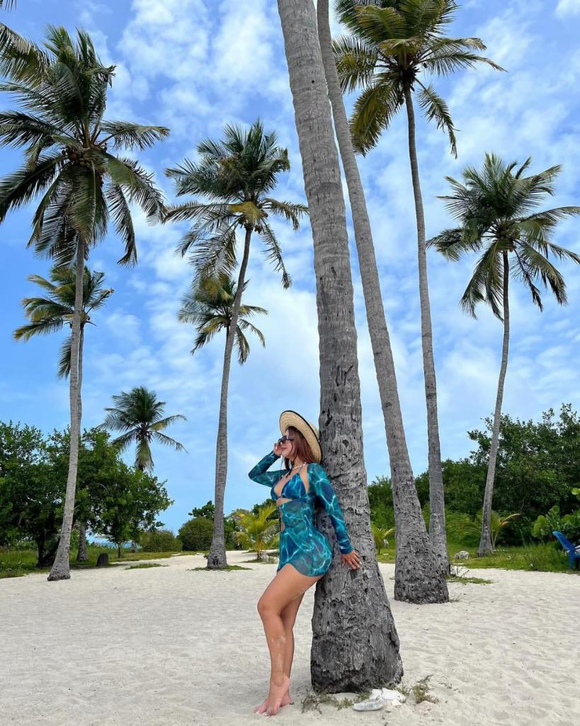 632975359: Chica busca chico en La Coruña