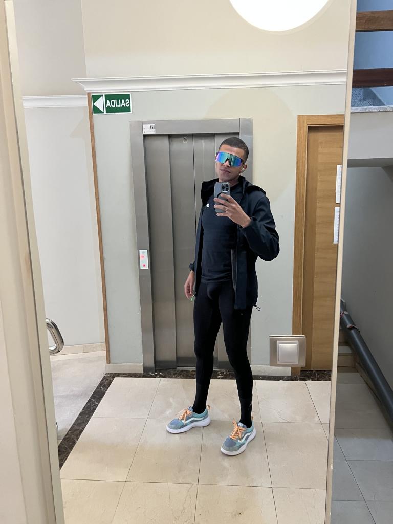 694213895: Chico busca chica en Madrid