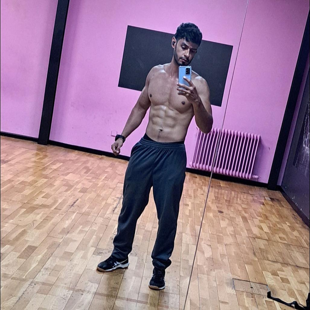 Chico busca chica en Orense: 