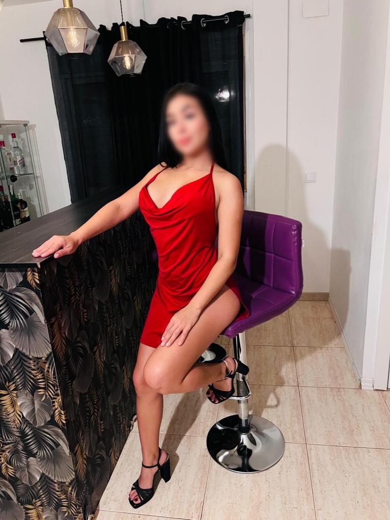 614599887: Chica busca chico en Madrid