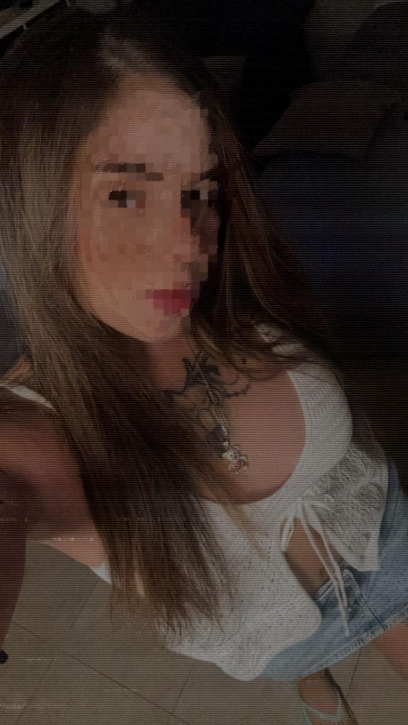 645578117: Chica busca chico en Barcelona