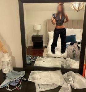 672935178: Chica busca chico en Murcia