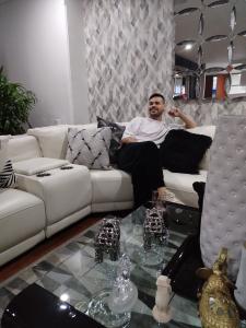 611176171: Chico busca chica en Cádiz