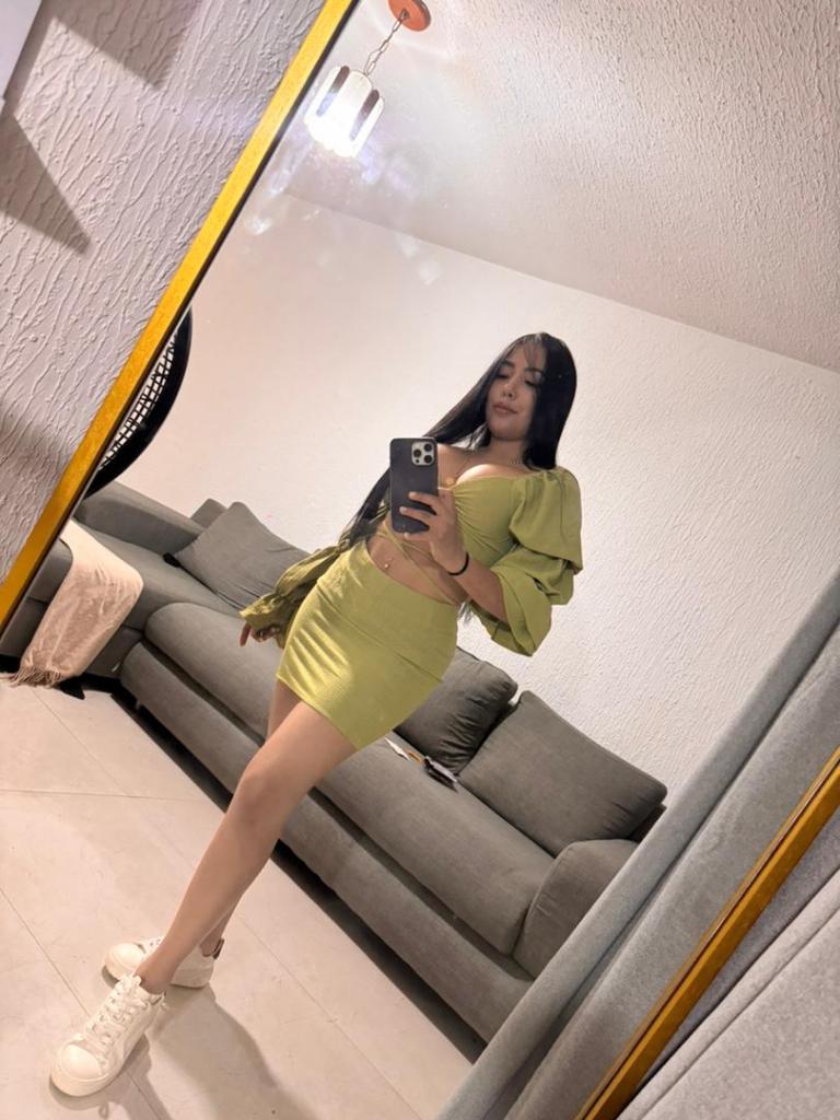 613427106: Chica busca chico en Málaga