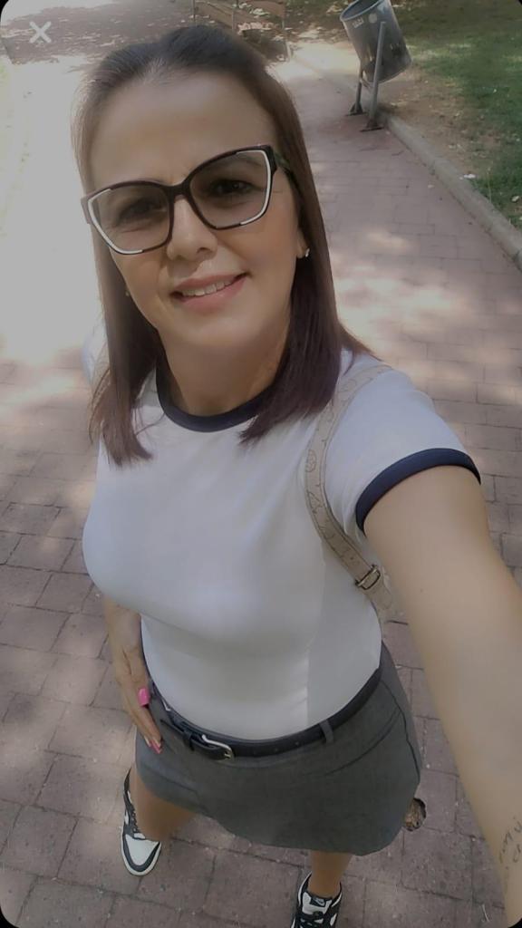 685759393: Chica busca chico en Ávila