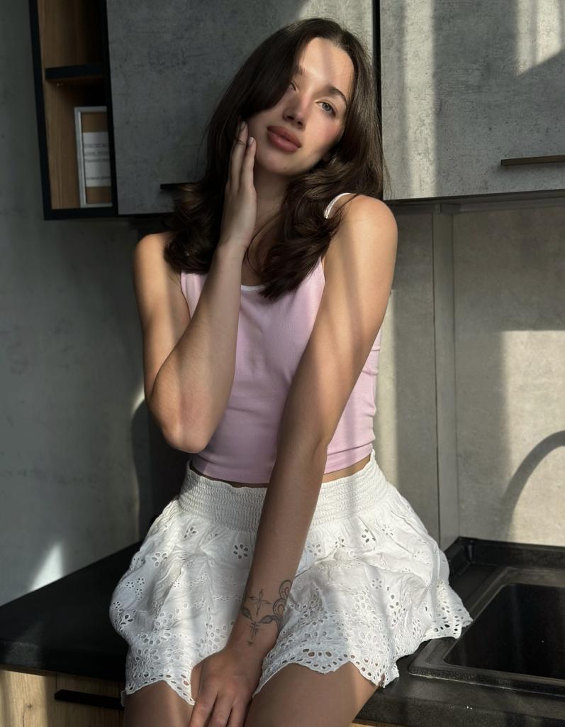 613872114: Chica busca chico en Almería