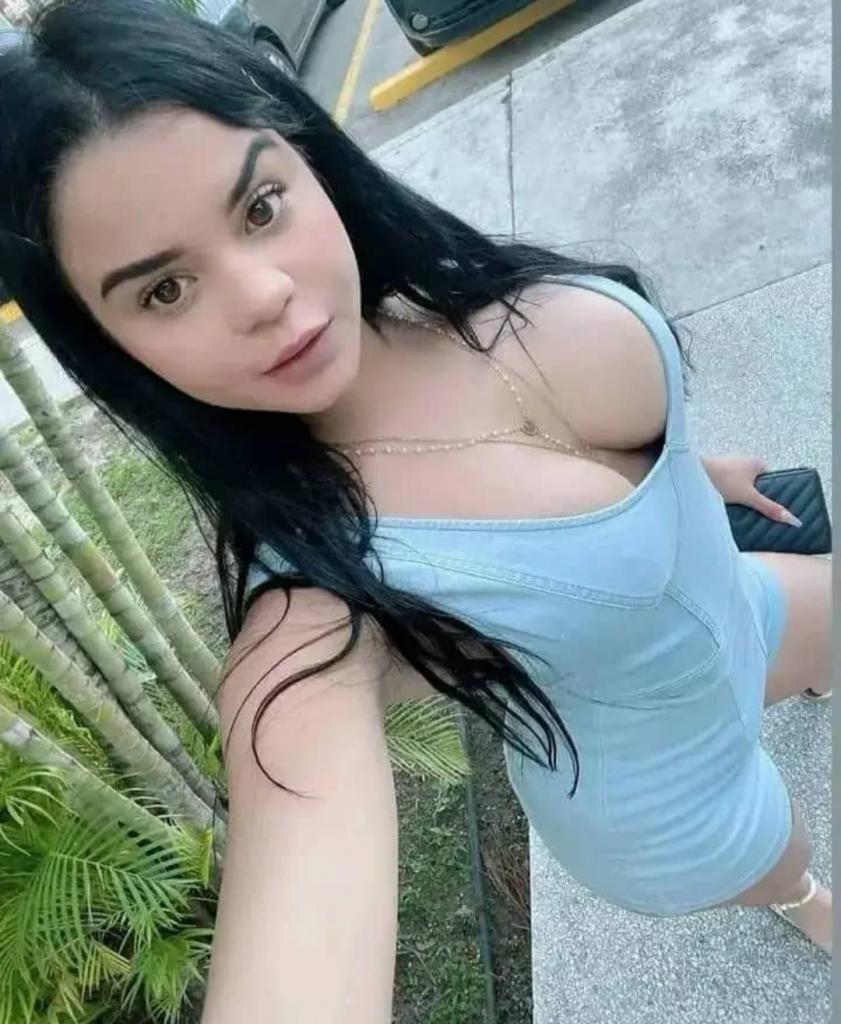 631284060: Chica busca chico en Murcia