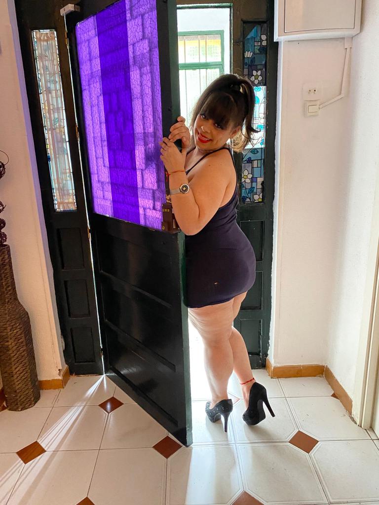 Chica busca chico en Almería: 