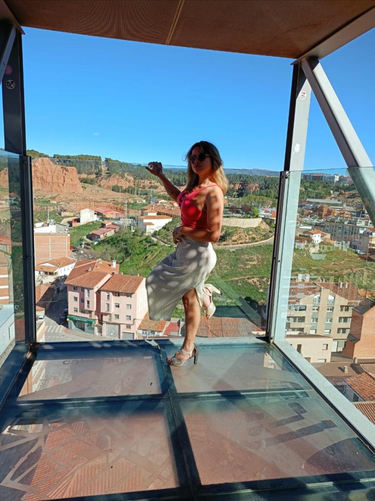 Chica busca chico en Teruel: 