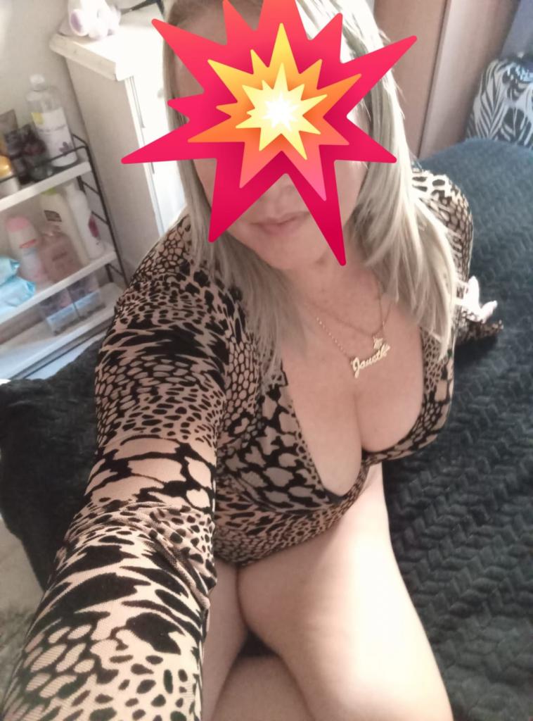 614759424: Chica busca chico en Zaragoza