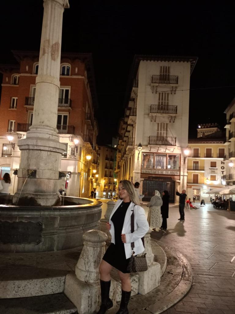 Chica busca chico en Teruel: 