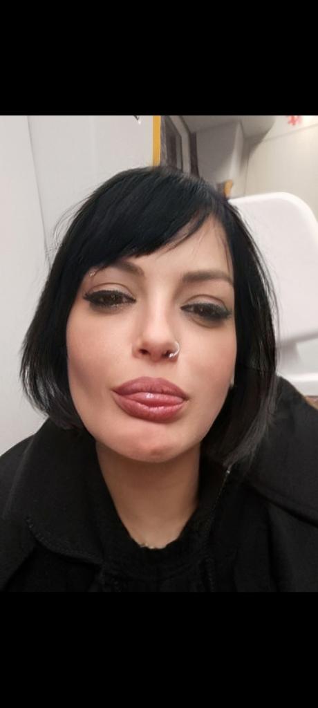 647348058: Chica busca chico en Navarra