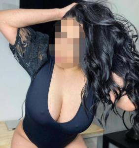 631696489: Chica busca chico en Barcelona