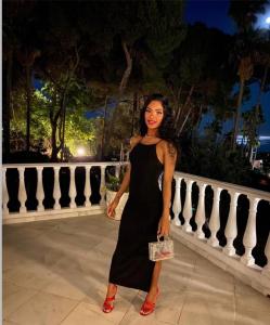 696227760: Chica busca chico en Ibiza