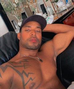 Chico busca chica en Pontevedra: 