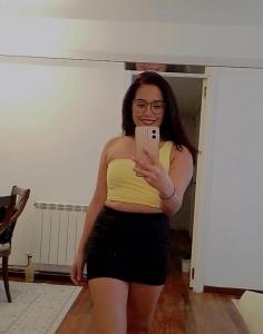 697734316: Chica busca chico en Cádiz