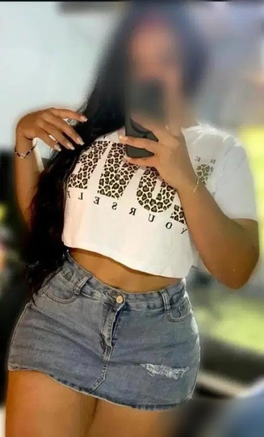 Chica busca chico en La Coruña: Chica busca chico