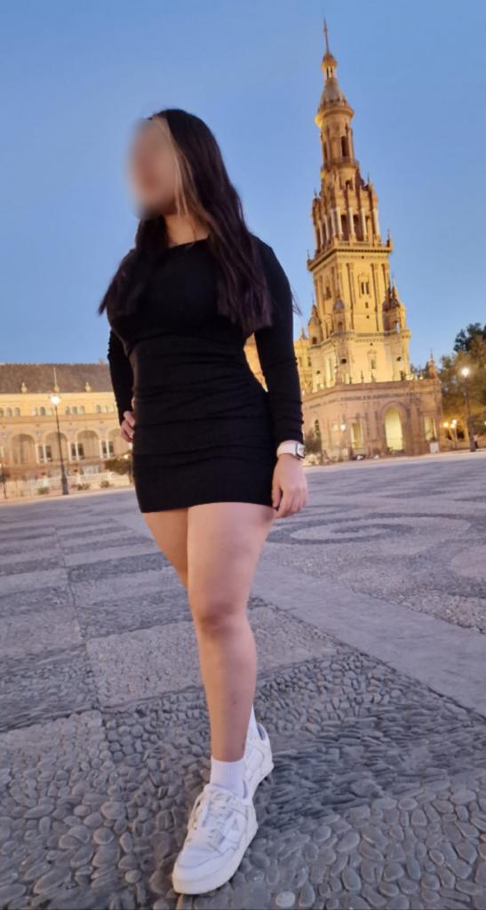 631017641: Chica busca chico en Sevilla