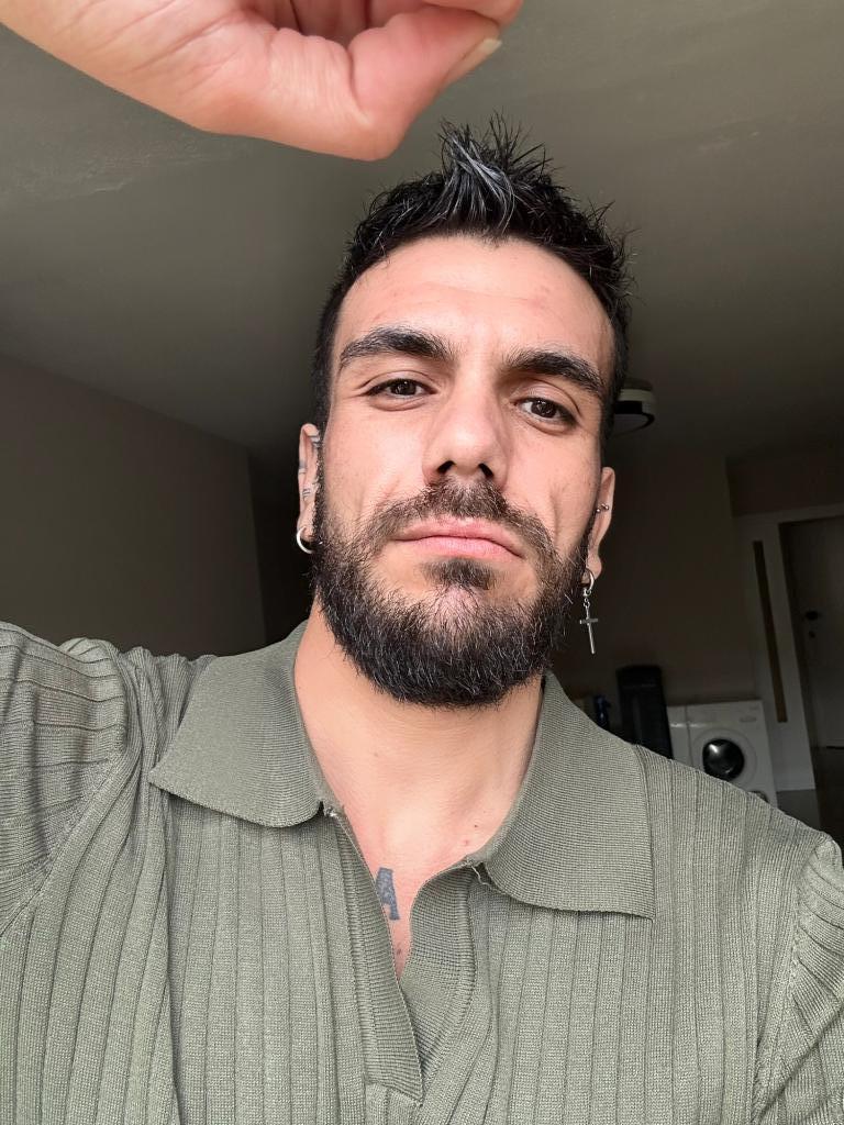 601109184: Chico busca chica en Sevilla