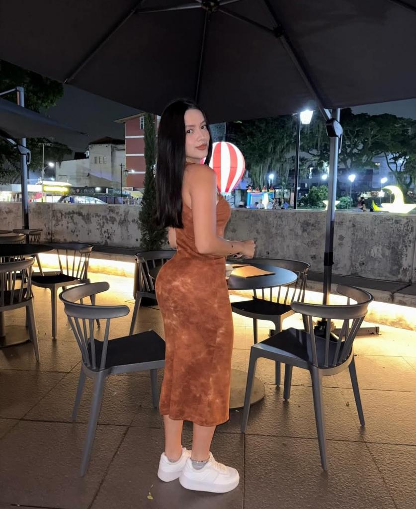 621082371: Chica busca chico en Málaga