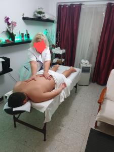 688393040: Chica busca chico en Zaragoza