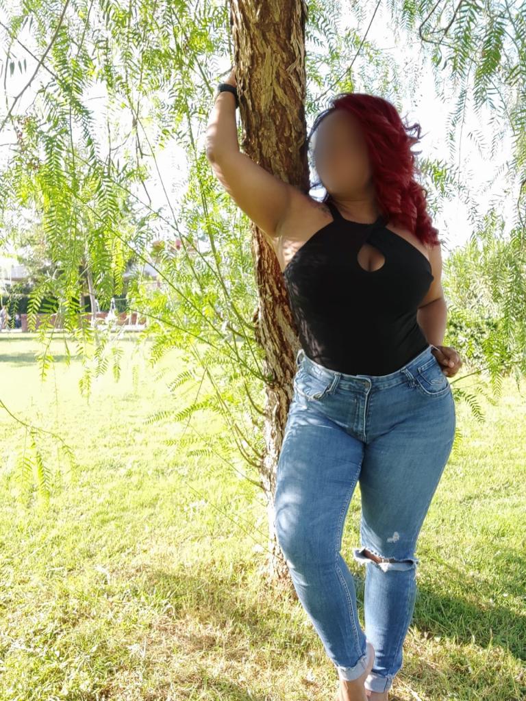 665492448: Chica busca chico en Sevilla