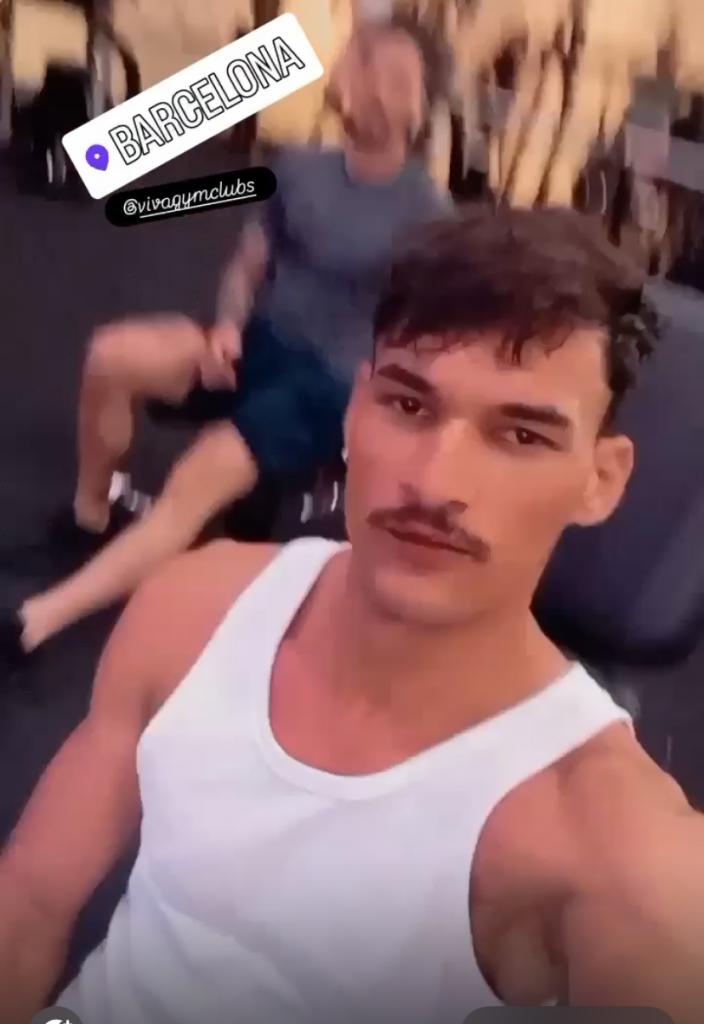 662530822: Chico busca chica en Barcelona