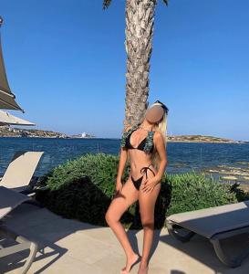 604398157: Chica busca chico en Barcelona