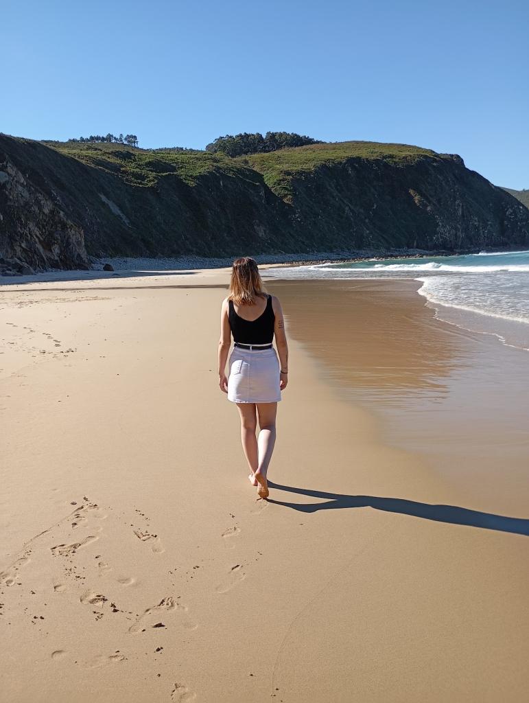 742062338: Chica busca chico en Asturias