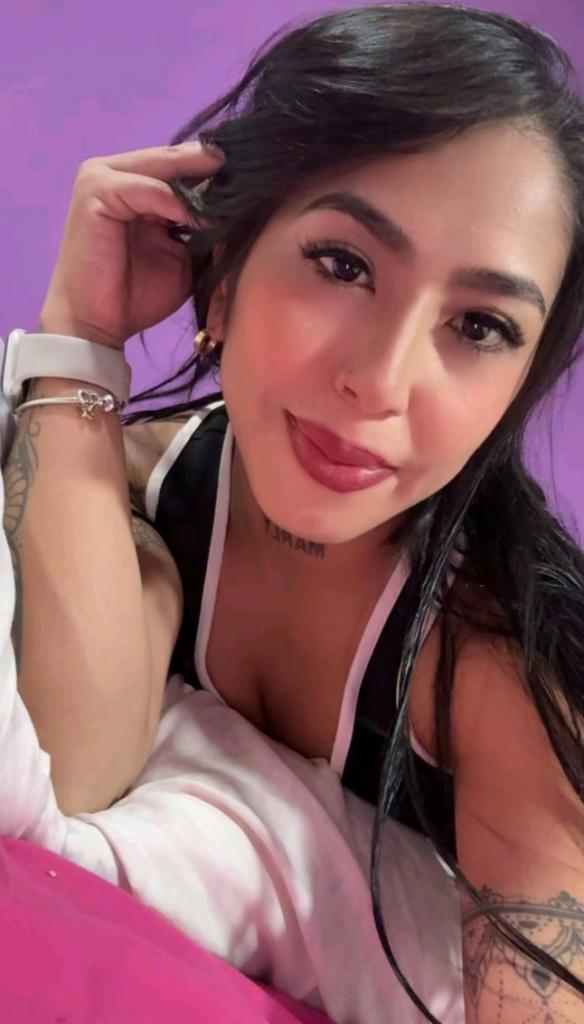 742088643: Chica busca chico en León