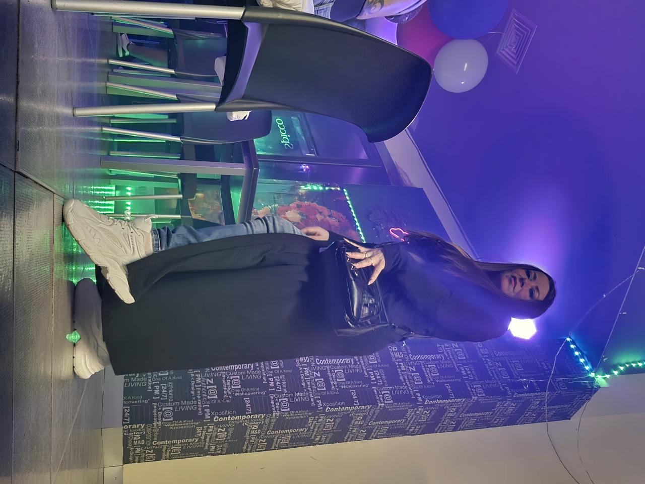 613786445: Chica busca chico en Valencia