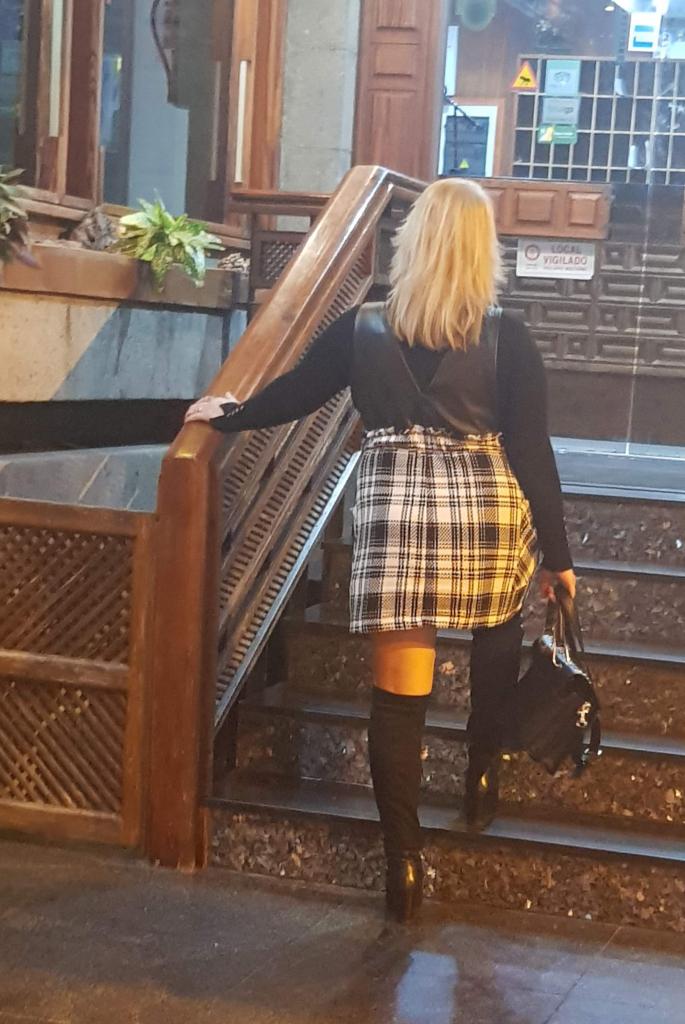 Chica busca chico en Tenerife: 