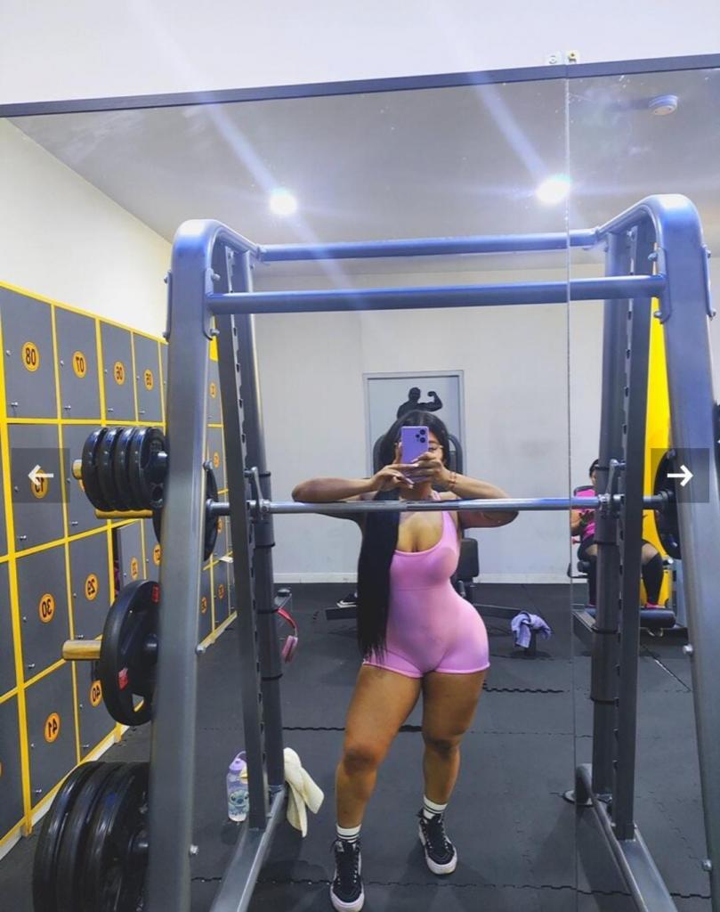 687663973: Chica busca chico en Barcelona