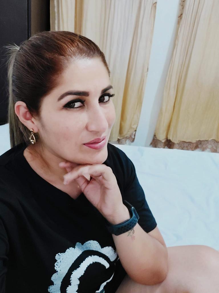 631583053: Chica busca chico en Jaén