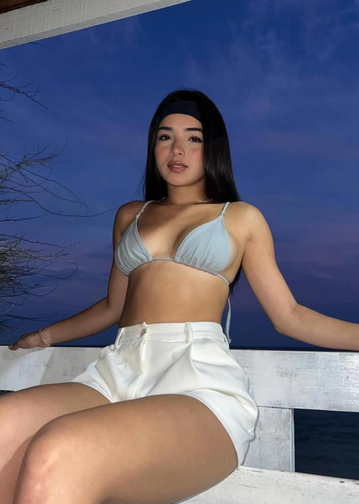 623721950: Chica busca chico en Murcia