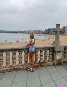 698503881: Chica busca chico en Madrid