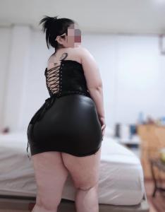 614334390: Chica busca chico en Madrid