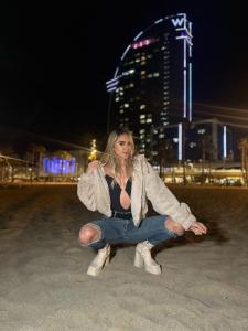 604314799: Chica busca chico en Málaga