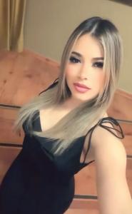 631363812: Chica busca chico en Barcelona