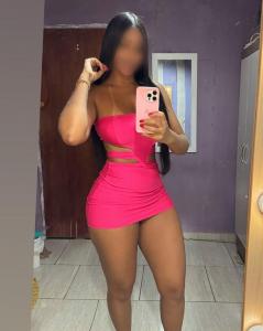 667078010: Chica busca chico en Sevilla