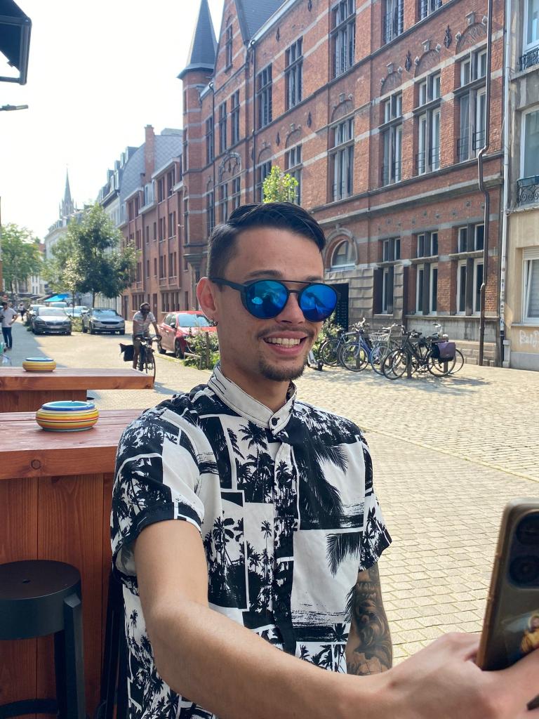 621488994: Chico busca chica en Sevilla