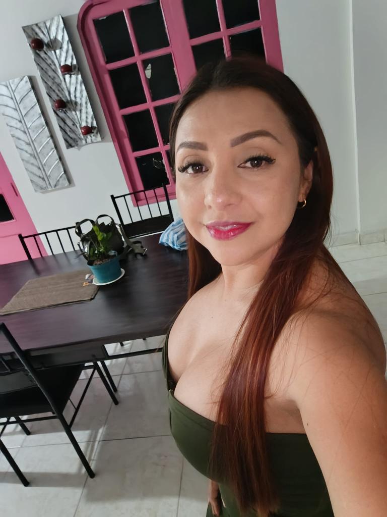 Chica busca chico en Almería: 